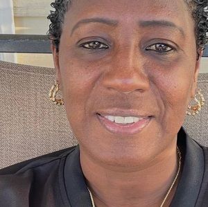 Meet your Posher, Myra